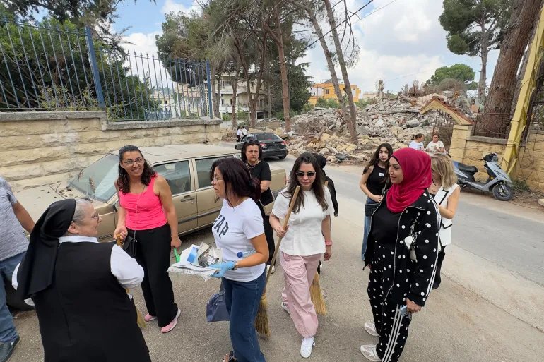 �����