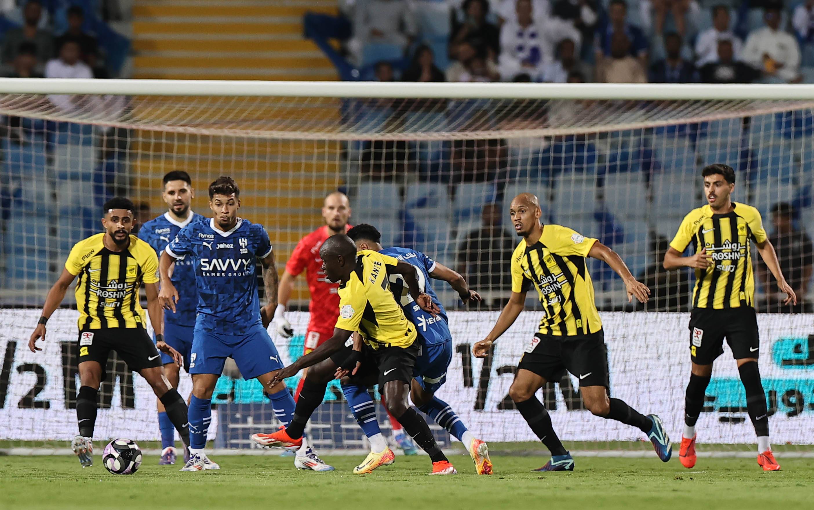 الهلال يواصل تفوقه على الاتحاد ويحقق فوزًا مثيرًا في الكلاسيكو